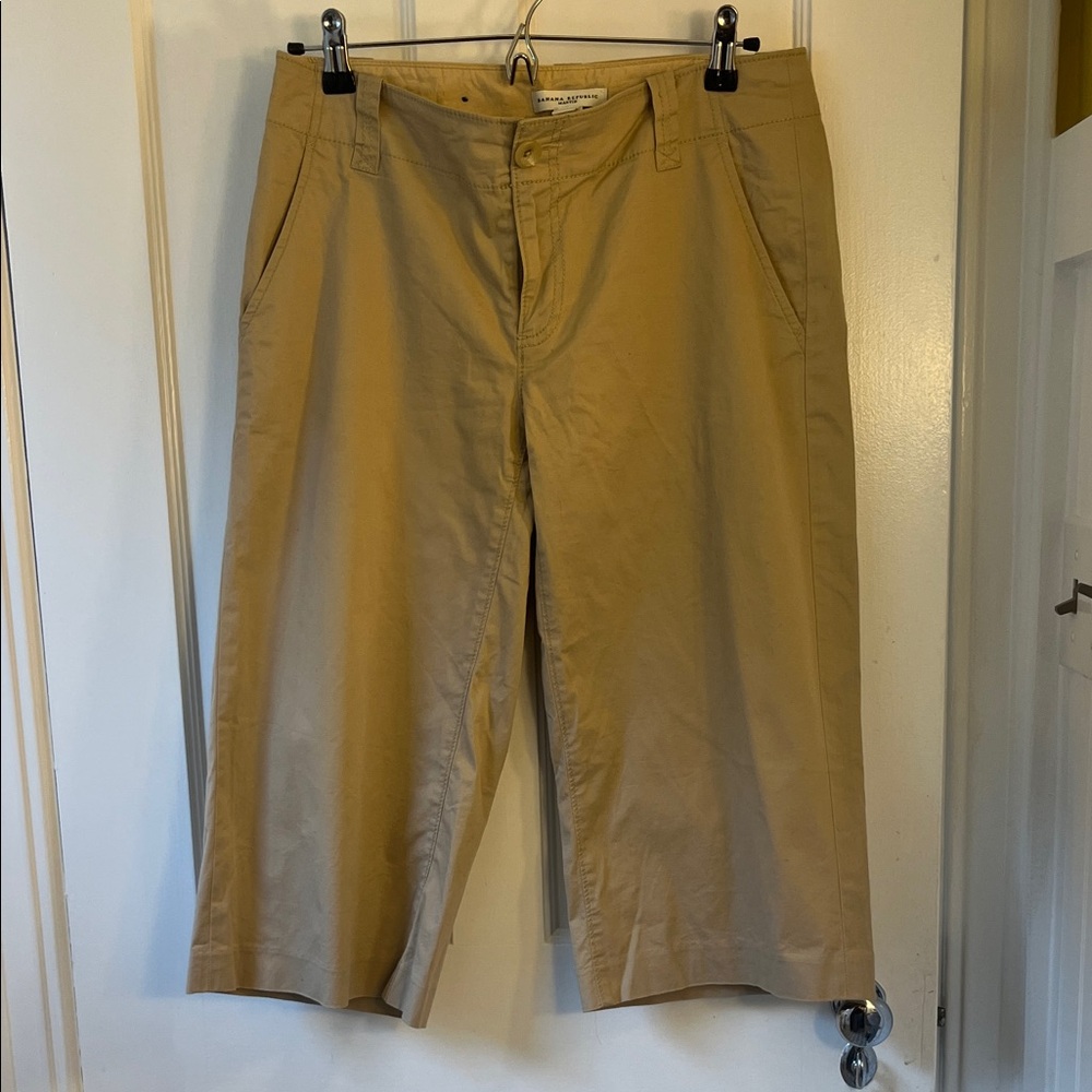 Banana Republic Khaki Women’s Gaucho Pant